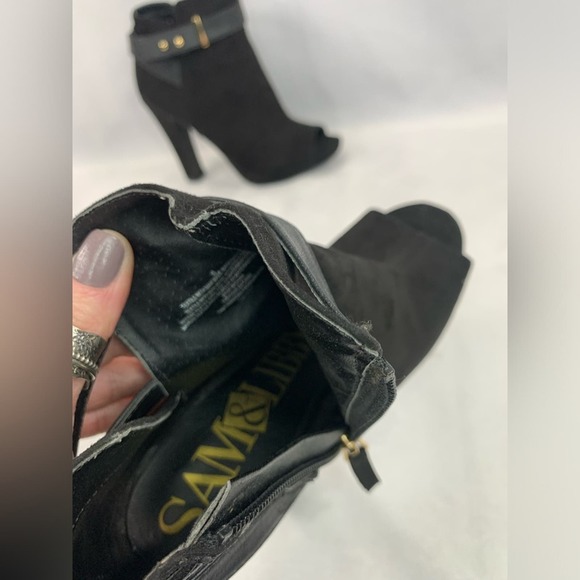 Sam & Libby Black Gold Peep Toe‎ Heeled Booties Faux Suede Belted Women’s Size 6 - Picture 5 of 11